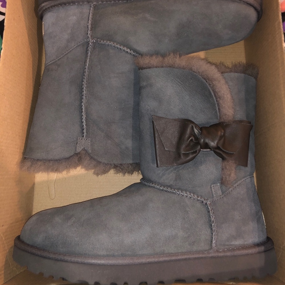 Brand New in Box Daelynn Uggs size 10